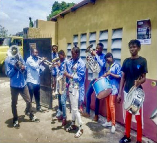 La fanfare des enfants du centre Espace Masolo.